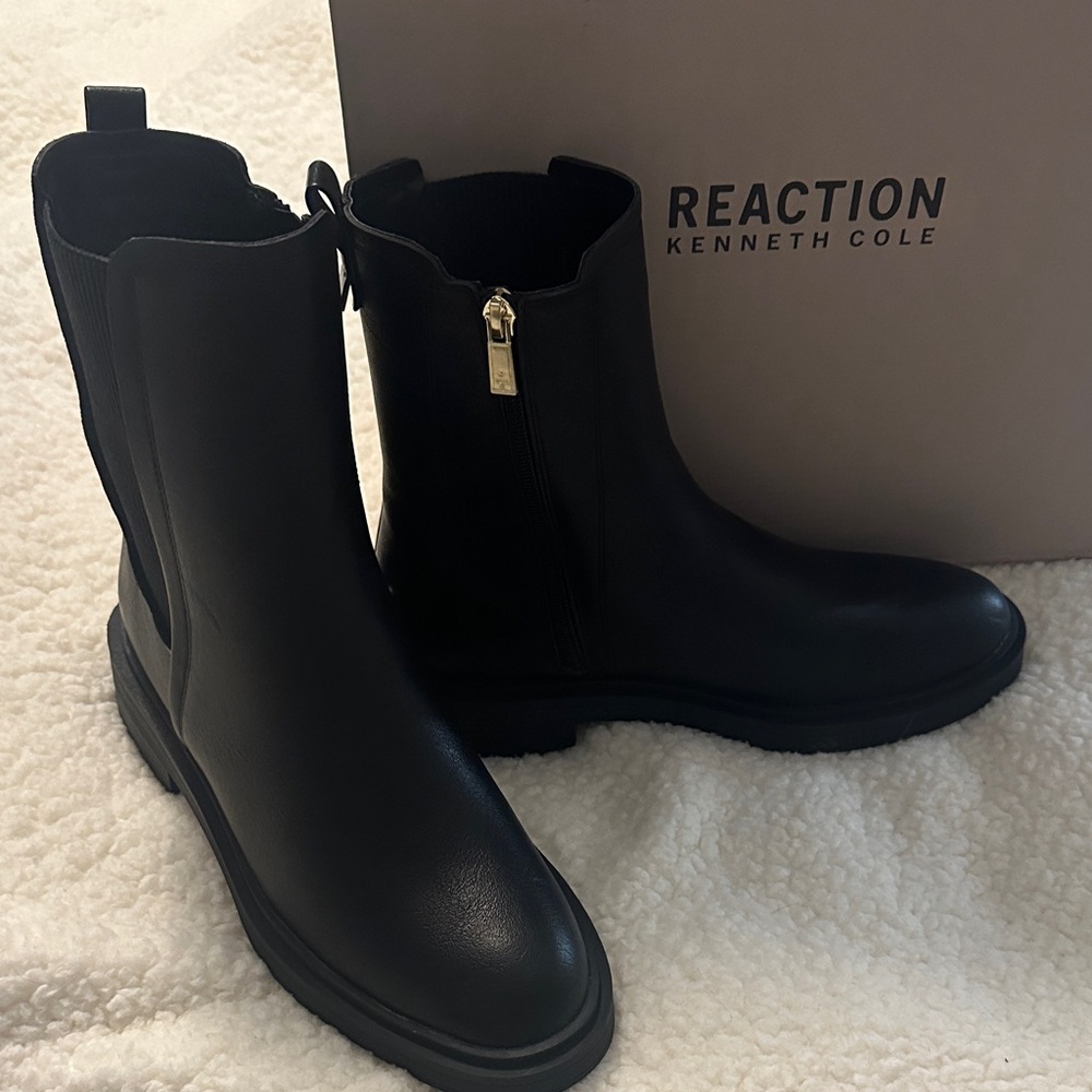 Kenneth Cole Reaction Women's Black Chelsea Ankle Boots